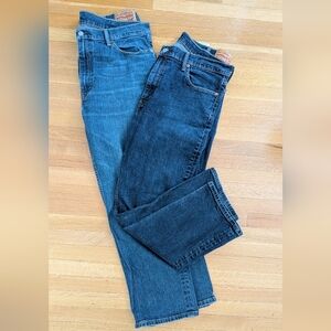 2 Pair Men Levi's Classic 514 Med and Dark Wash Straight Denim Jeans. Size 40x30
